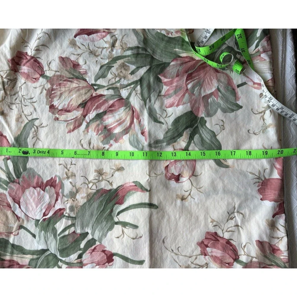 Pair VTG WAVERLY Garden Room Pillowcases Tulips Cottagecore Bloom Standard USA